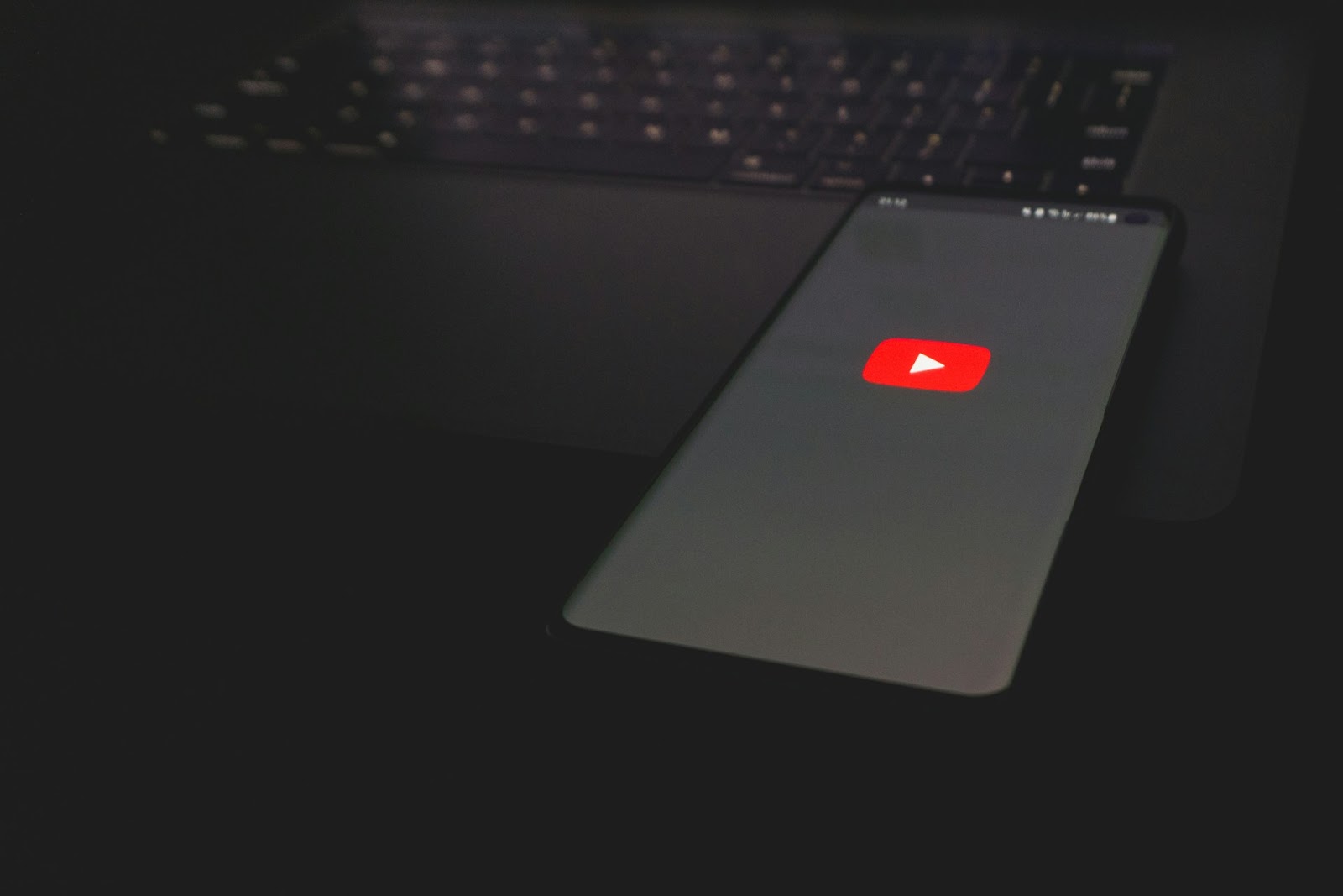 YouTube’s Messaging Feature Is Back Inside the App