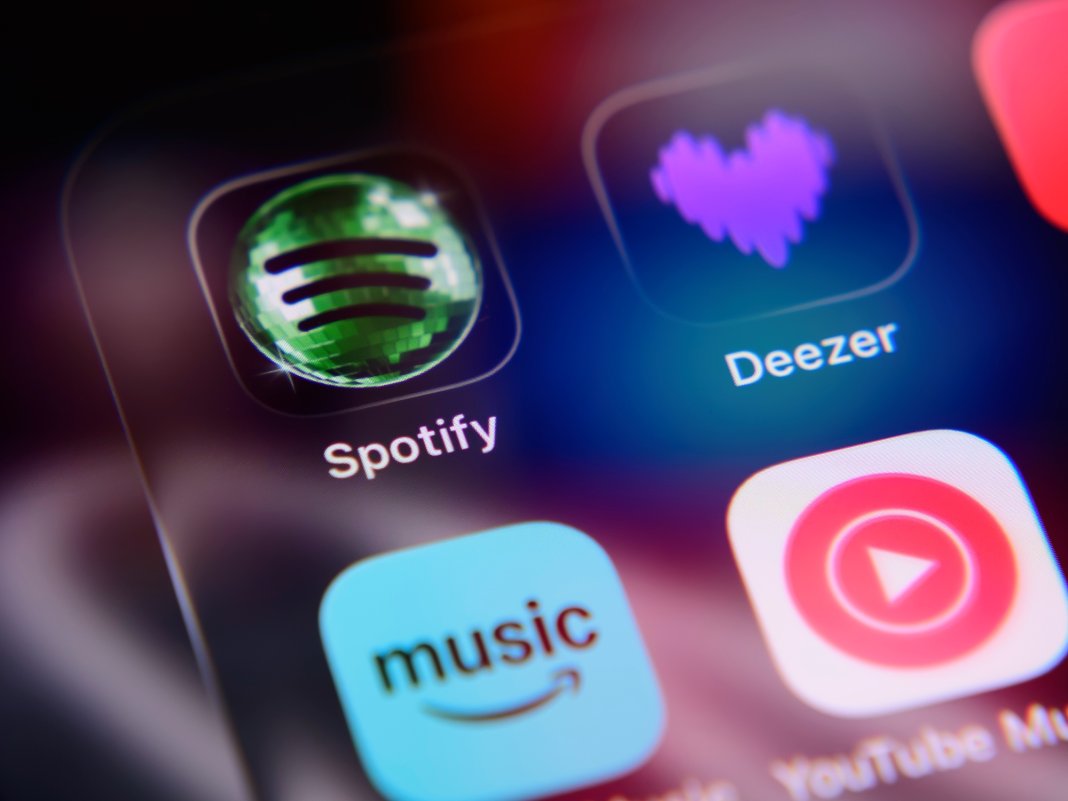Deezer’s Free AI Music Detector Puts Synthetic Tracks in Plain Sight