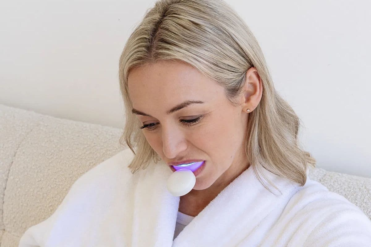 SmilePro LED Mouthguard vs Traditional Whitening Kits