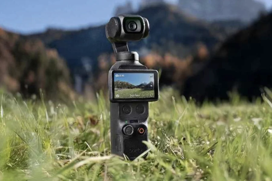 Insta360 Luna Ultra vs DJI Osmo Pocket 4: Which Handheld Gimbal Camera Wins?