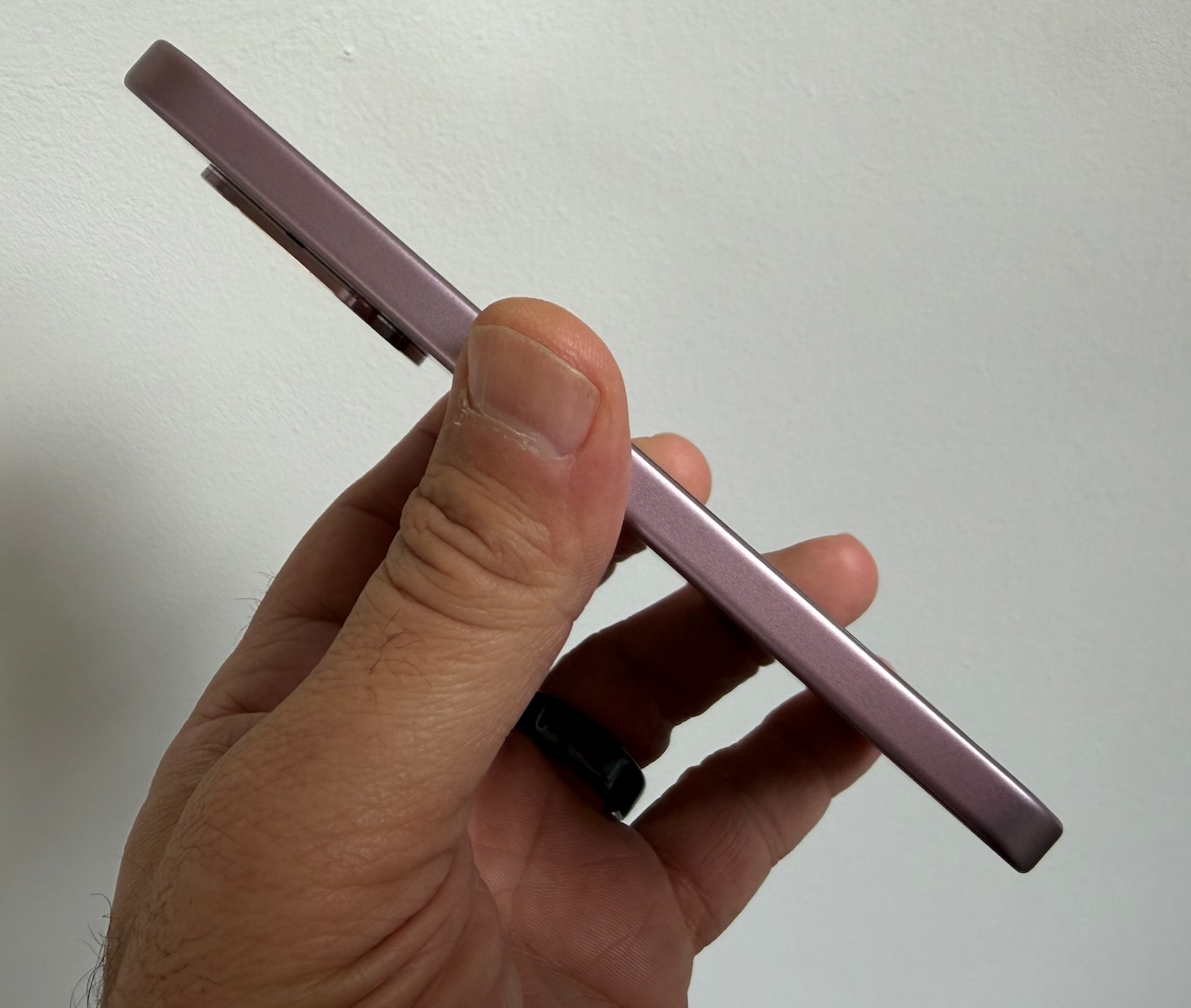 Xiaomi 17T Pro vs iPhone 17: Performance, Camera, and Value Showdown