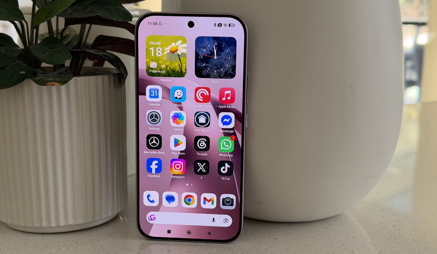 Xiaomi 17T Pro vs iPhone 17: Performance, Camera, and Value Showdown