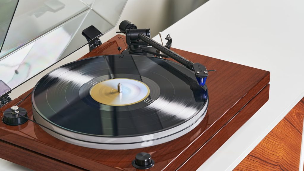 All-in-One Turntable and CD Systems Redefine Physical Listening