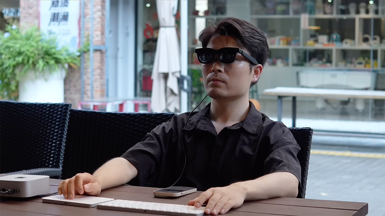 Mac Mini M4 and XR Glasses Turn Any Table into a Portable Workstation