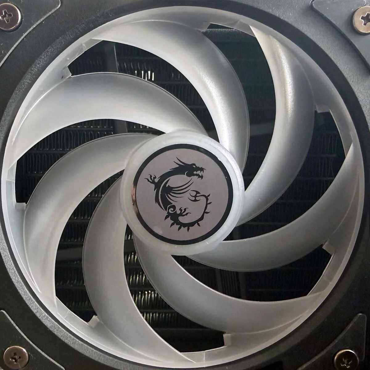 Noctua NL-LC1 vs MSI MPG CoreLiquid P22: Silence or Features?