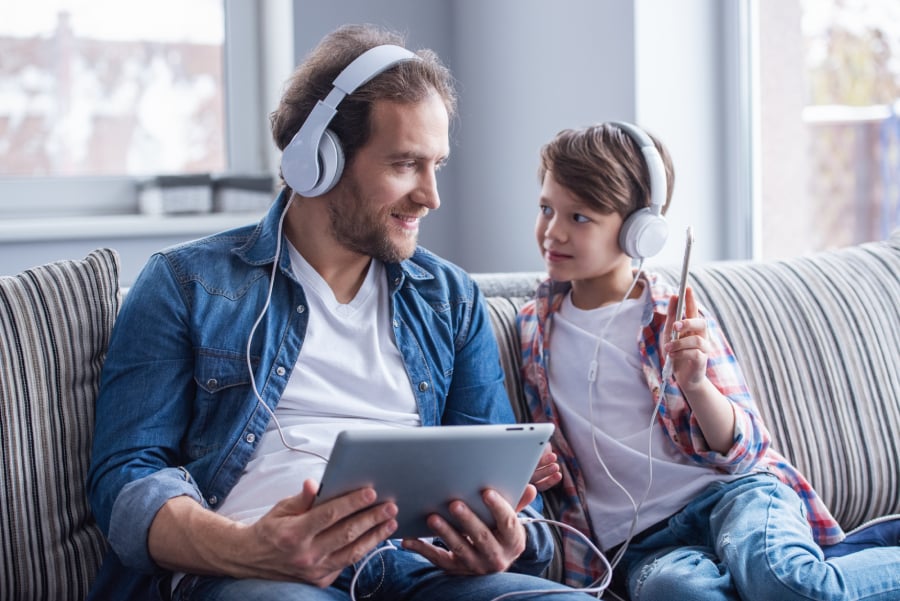 Father’s Day Tech Deals: Top Headphones, Wearables, and Smart Gadgets on Sale
