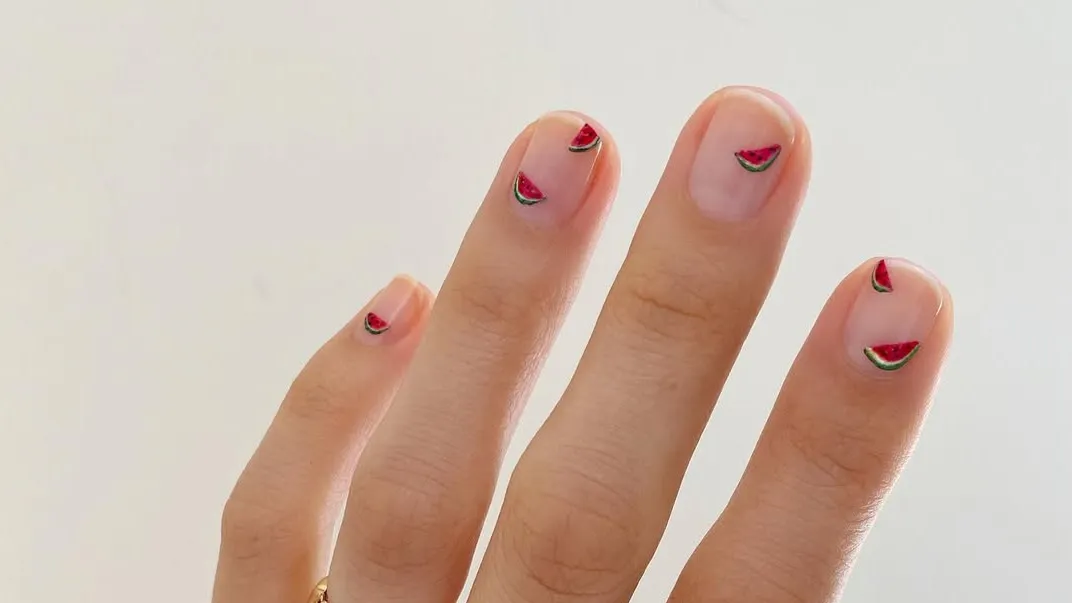 Pearl Nails Are Summer's Luxe Manicure: How to Get the Mother-of-Pearl Look