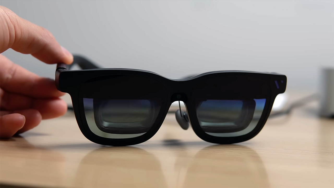 Mac Mini M4 and XR Glasses Turn Any Table into a Portable Workstation