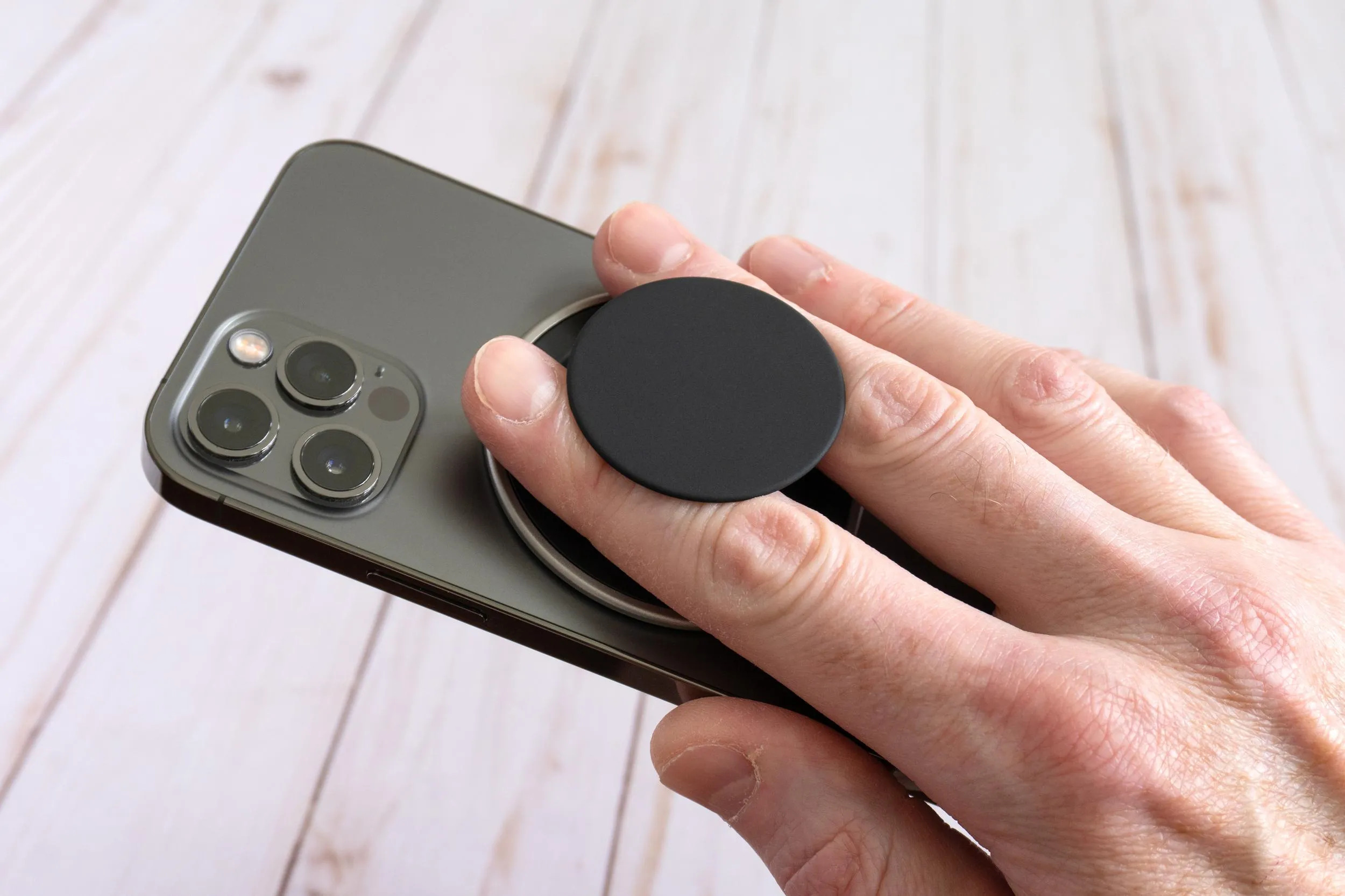 PopSockets and Mophie Tackle MagSafe’s Biggest Annoyances