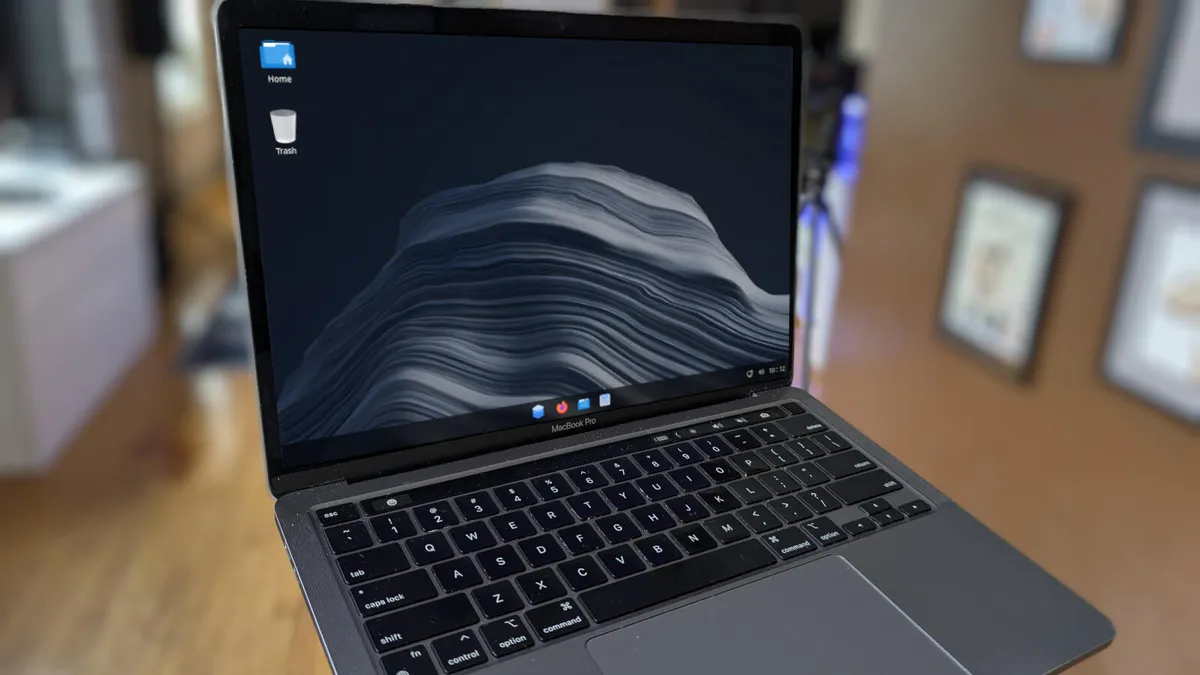 Two Linux Desktops That Make Leaving Windows Surprisingly Easy