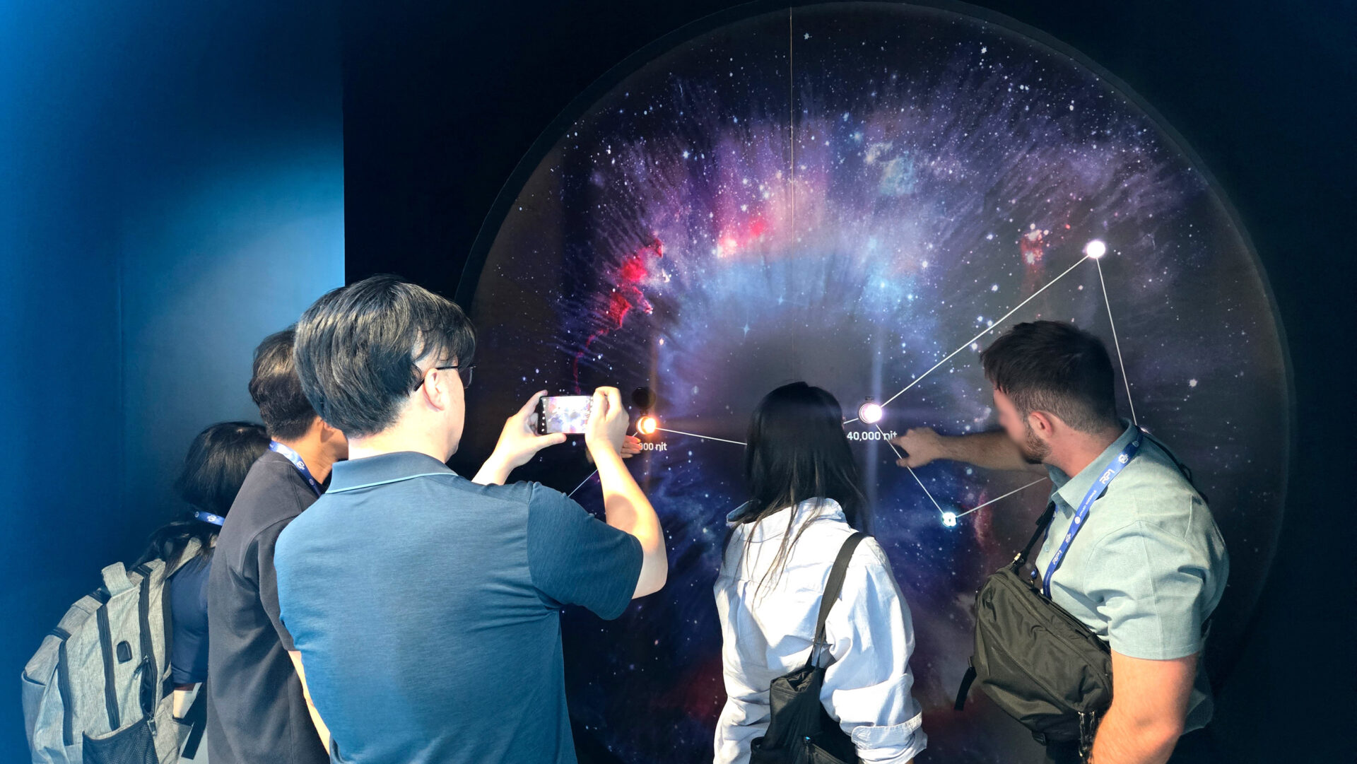 Samsung’s 40,000-Nit RGB OLEDoS Could Make AR Glasses Work in Daylight