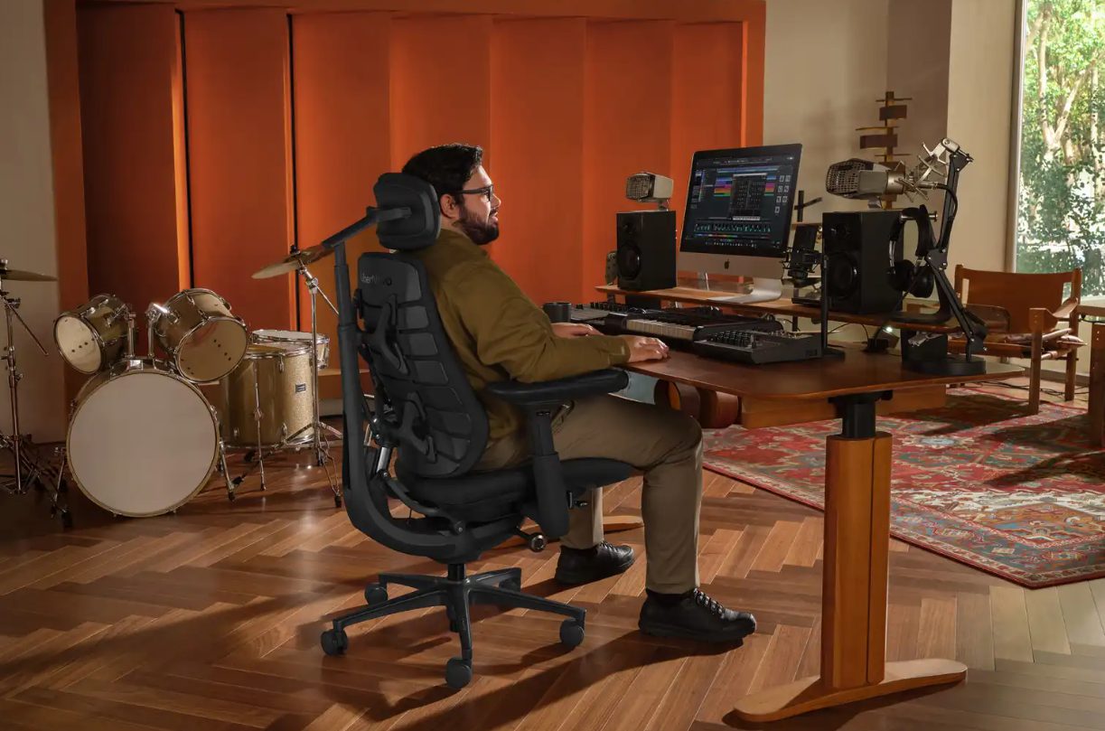 LiberNovo Maxis Chair Finally Centers Bigger Bodies in Ergonomic Design