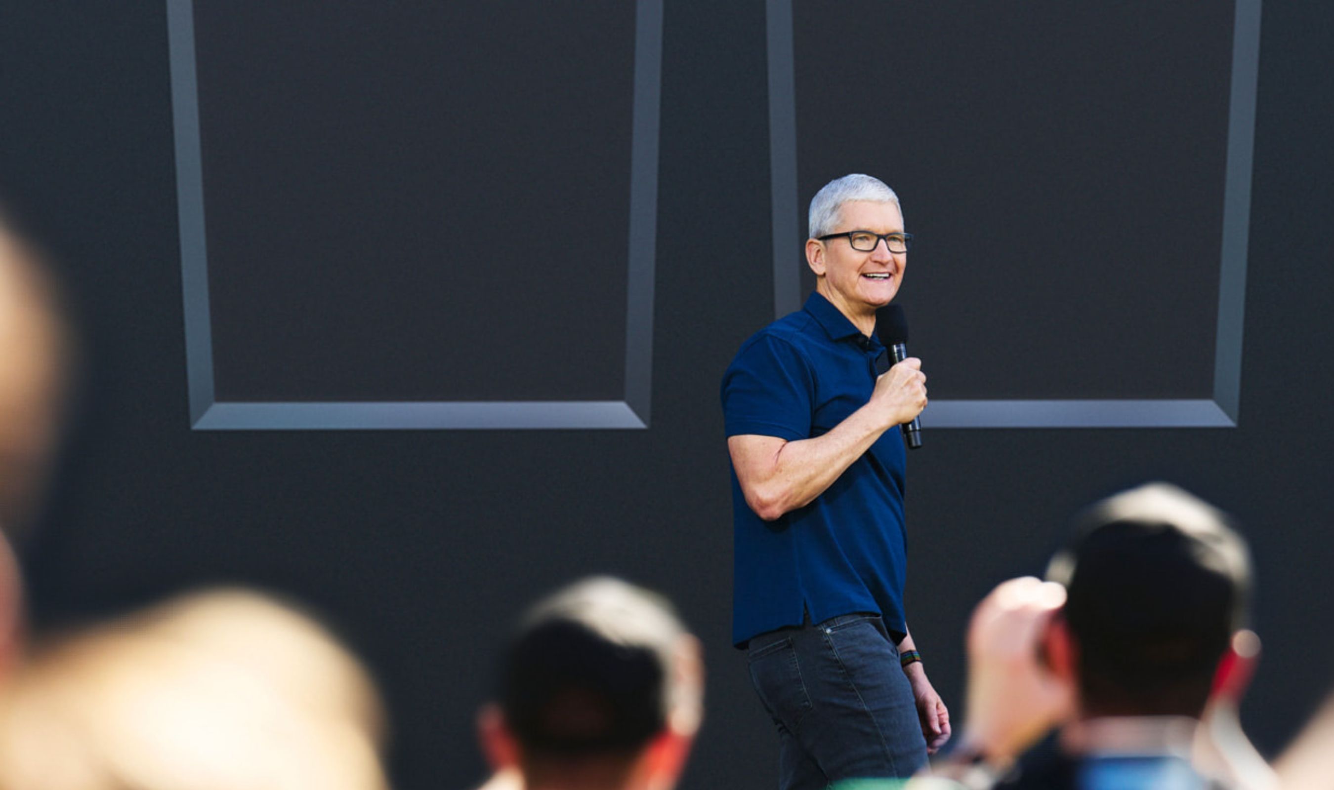 Why Apple’s Next Price Hike Is Unstoppable as AI Fuels a Memory Chip Crisis