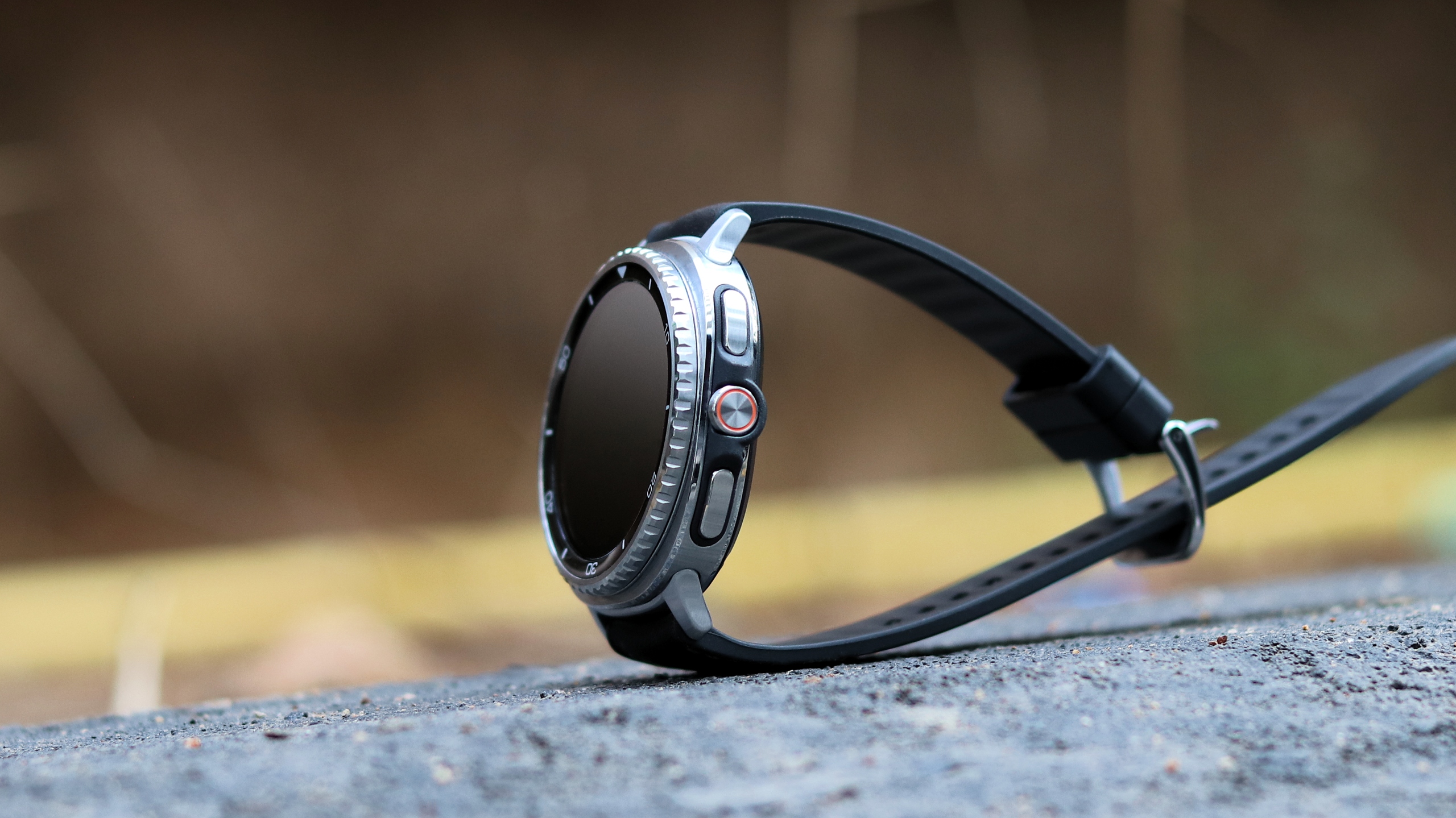 Samsung’s Smartwatch Market Share Collapse Under Apple and Chinese Pressure