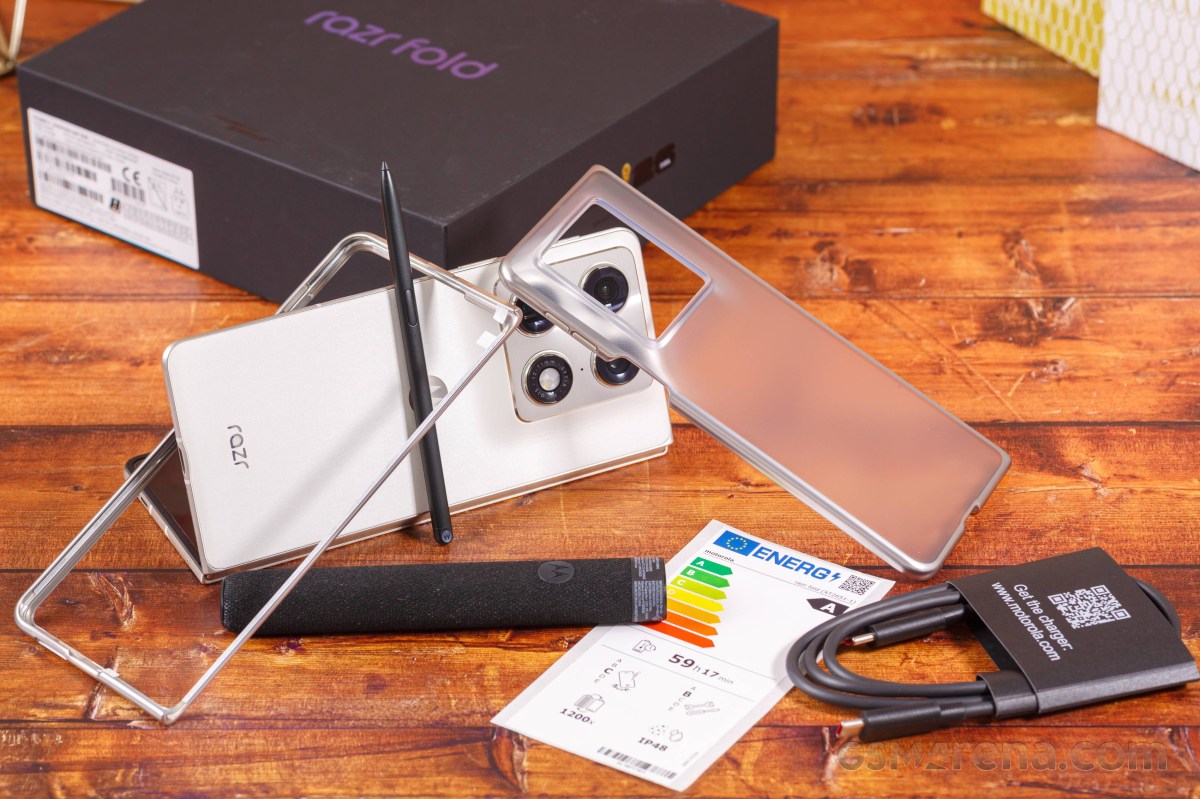 Motorola’s New Razr Foldables Take On Samsung’s Dominance
