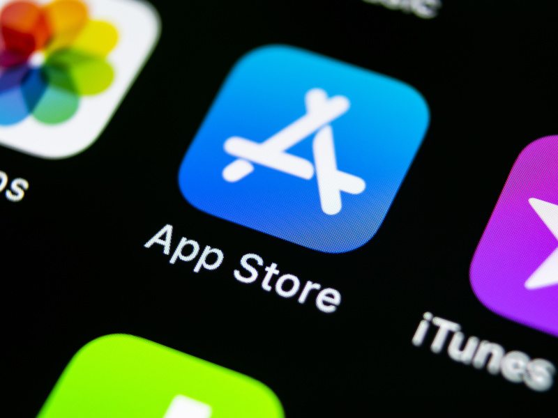 Apple Opens iOS to Third-Party App Stores and Payments