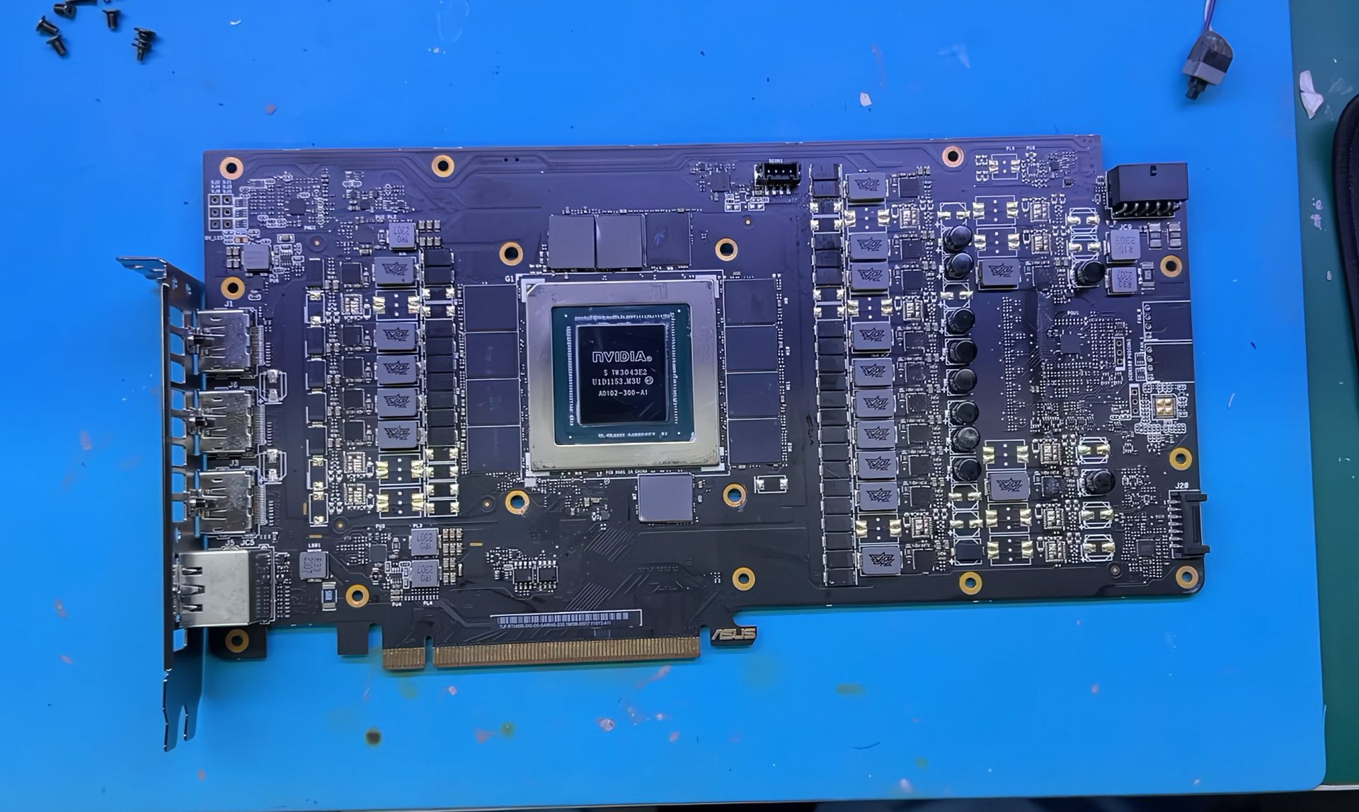 How to Spot Counterfeit NVIDIA RTX Graphics Cards Before You Buy