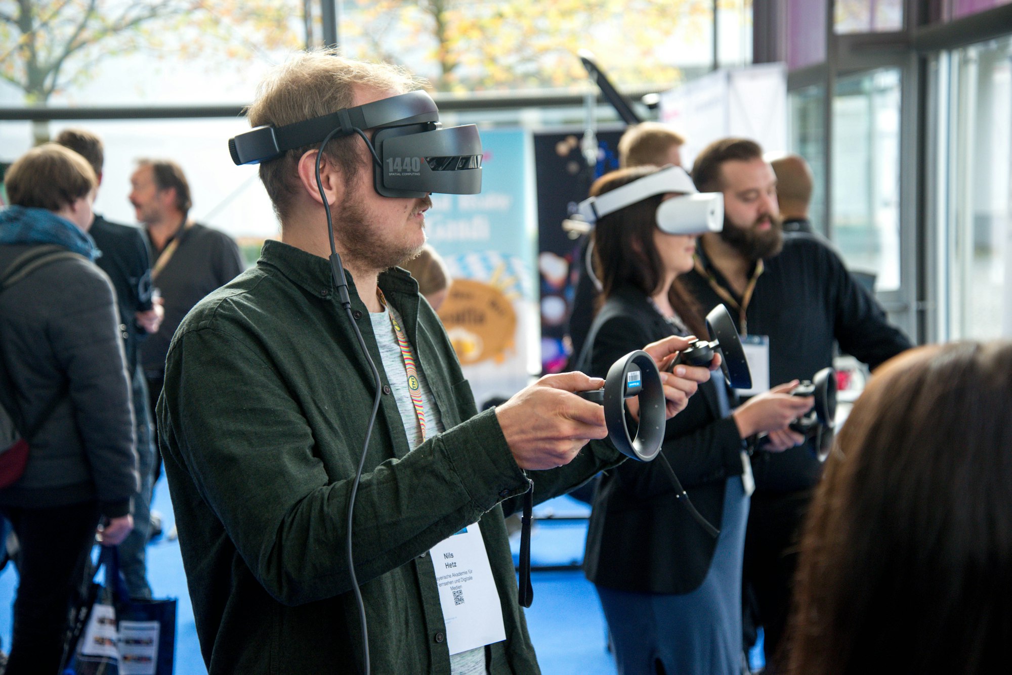 How Waveguide Breakthroughs and Wide FOV Are Making Smart Glasses Wearable
