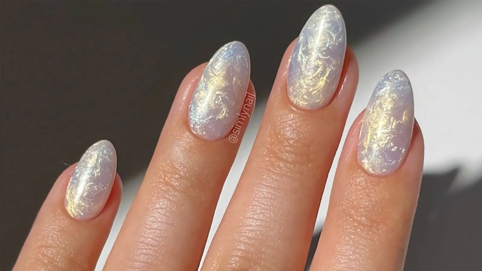 The Halo Effect Manicure: A Polished-Yet-Playful Guide