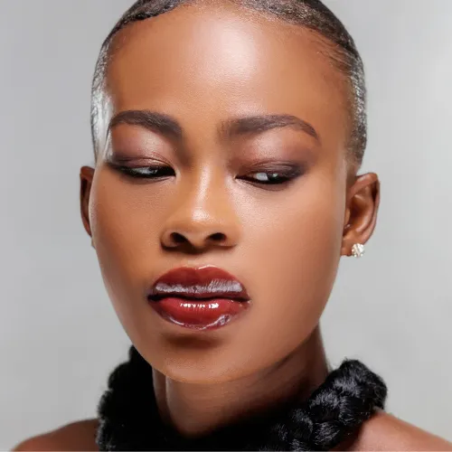 Master Lip Liner Application: Makeup Artist Techniques for Flawless Lips
