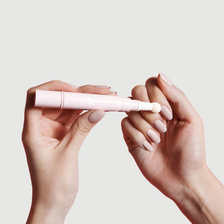 Dermatologists Reveal the Essential Nail Care Routine for Summer Heat and Humidity