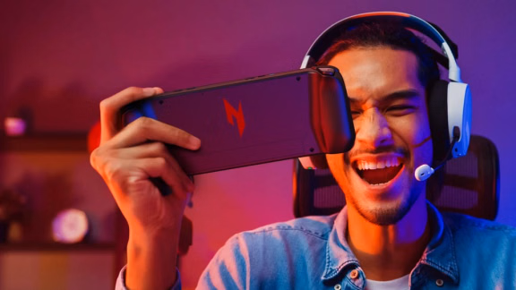 Intel Arc G3 Extreme Puts Handheld PCs Ahead of Steam Deck