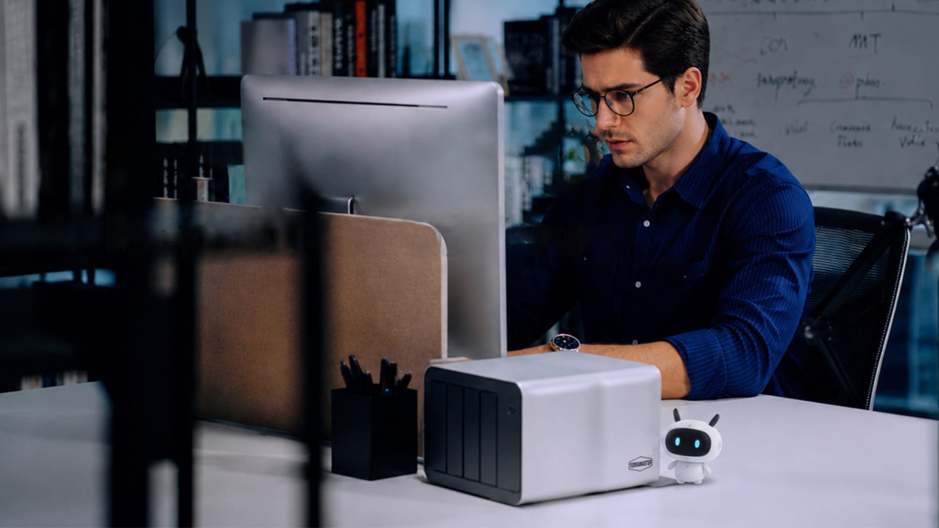 Self-Hosting NAS Showdown: ZimaCube 2 vs TerraMaster F4-425 Pro