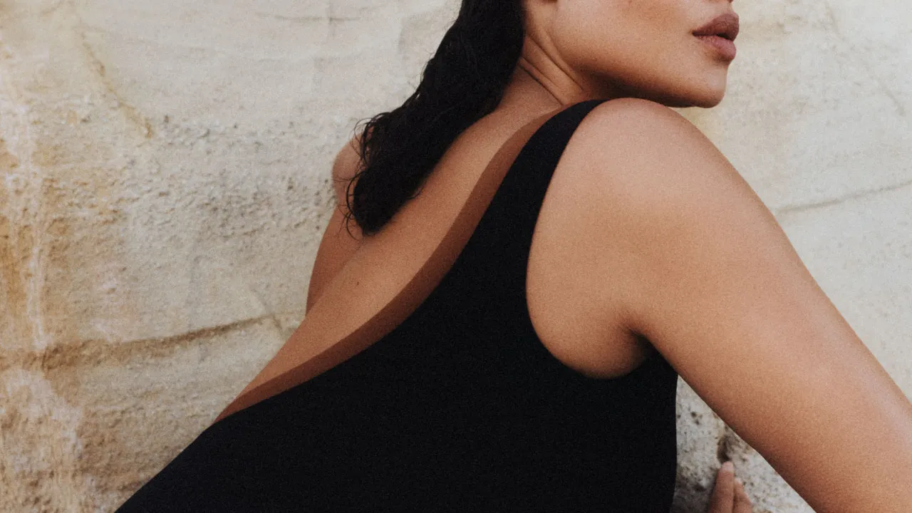 The Complete Exfoliation Routine for Strawberry Skin and Body Bumps