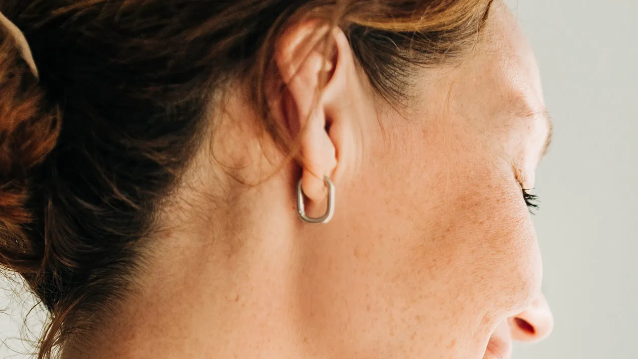 Hormonal Skin Shifts During Perimenopause: A 16-Product Routine That Works