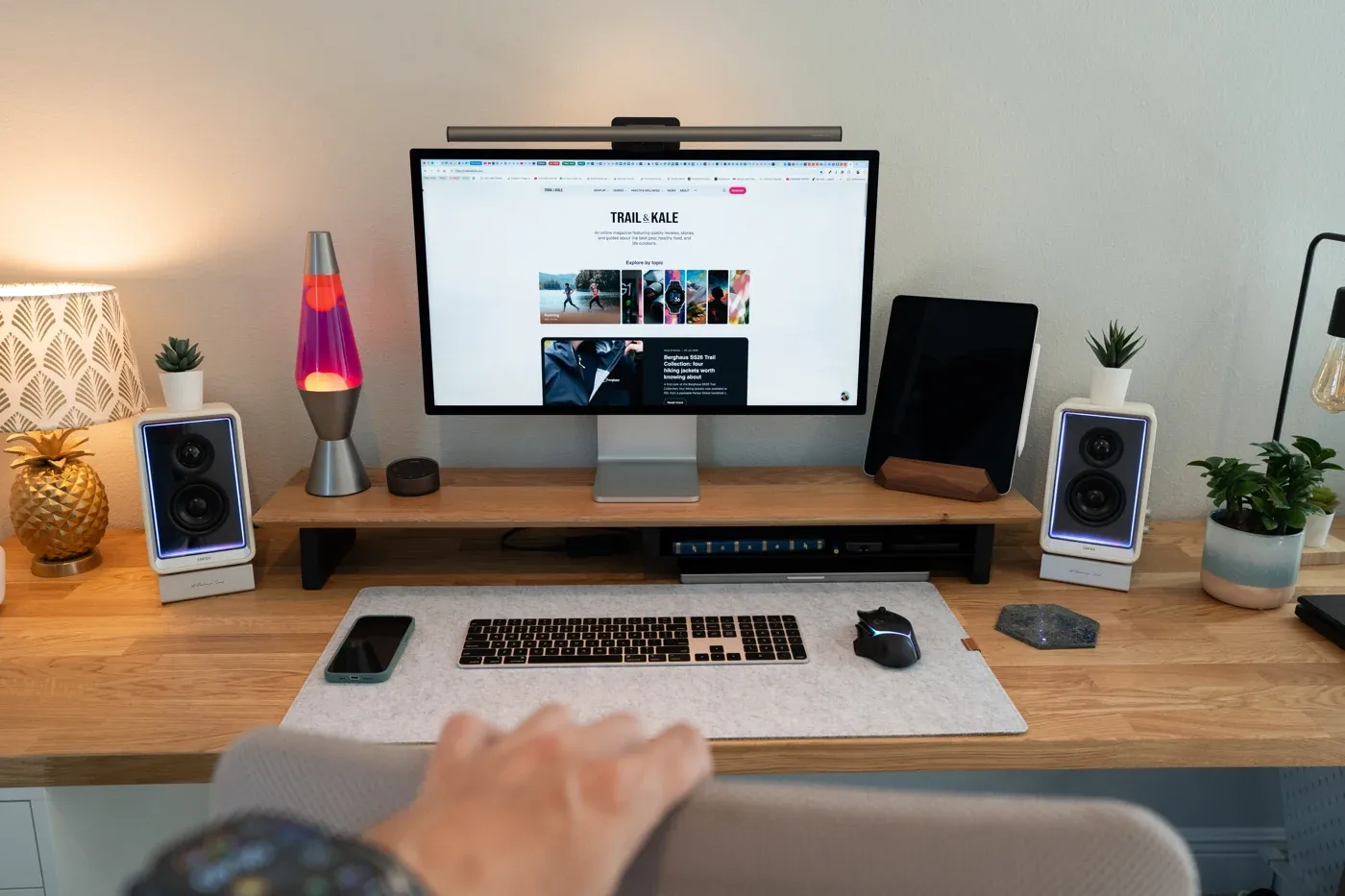 Desk Speakers That Double as Charging Hubs: Edifier QR65 Redefines the Modern Workspace