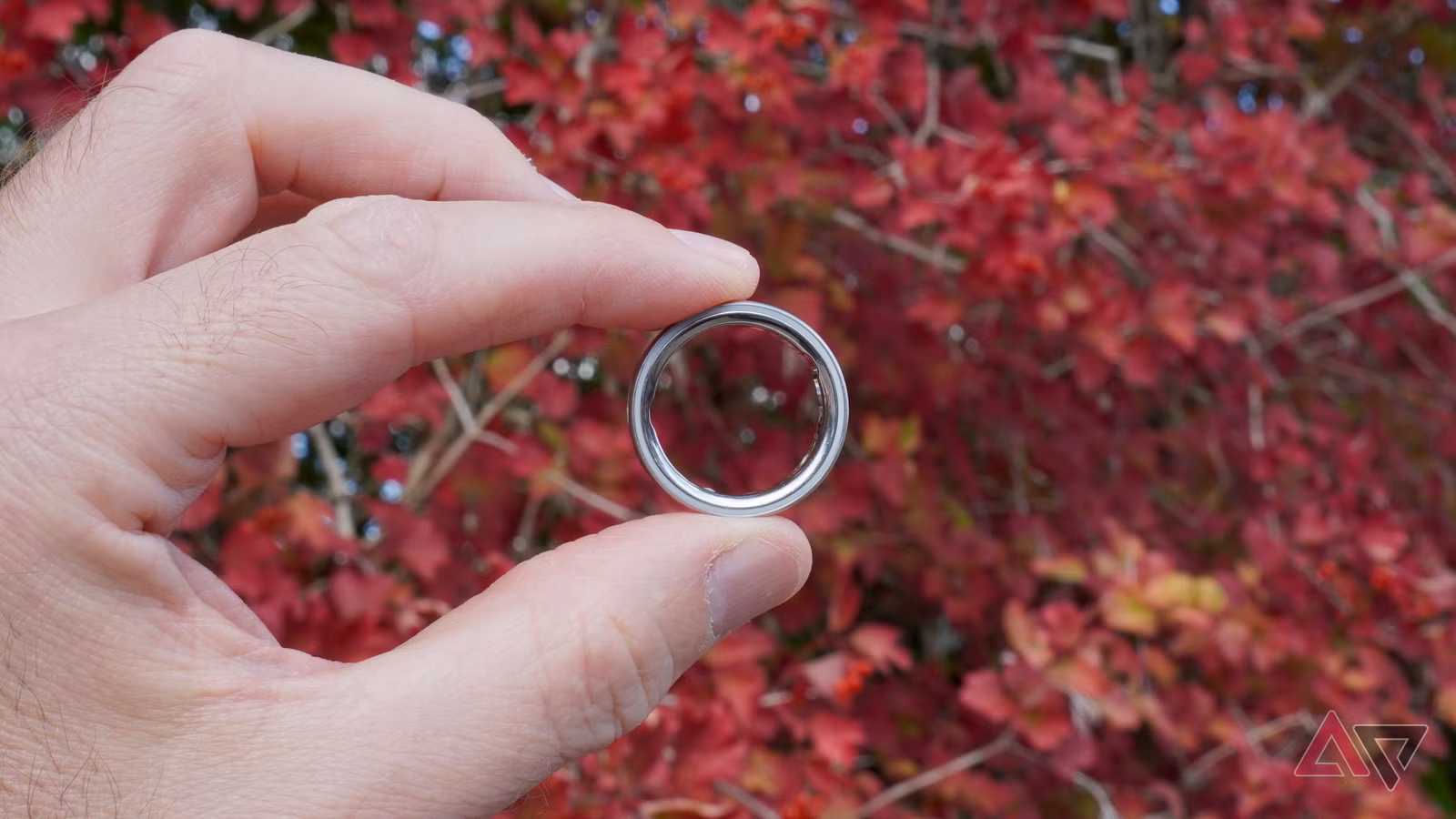 Smart Ring Durability Crisis: What Oura Ring 5’s Unrepairable Design Means for Your Money
