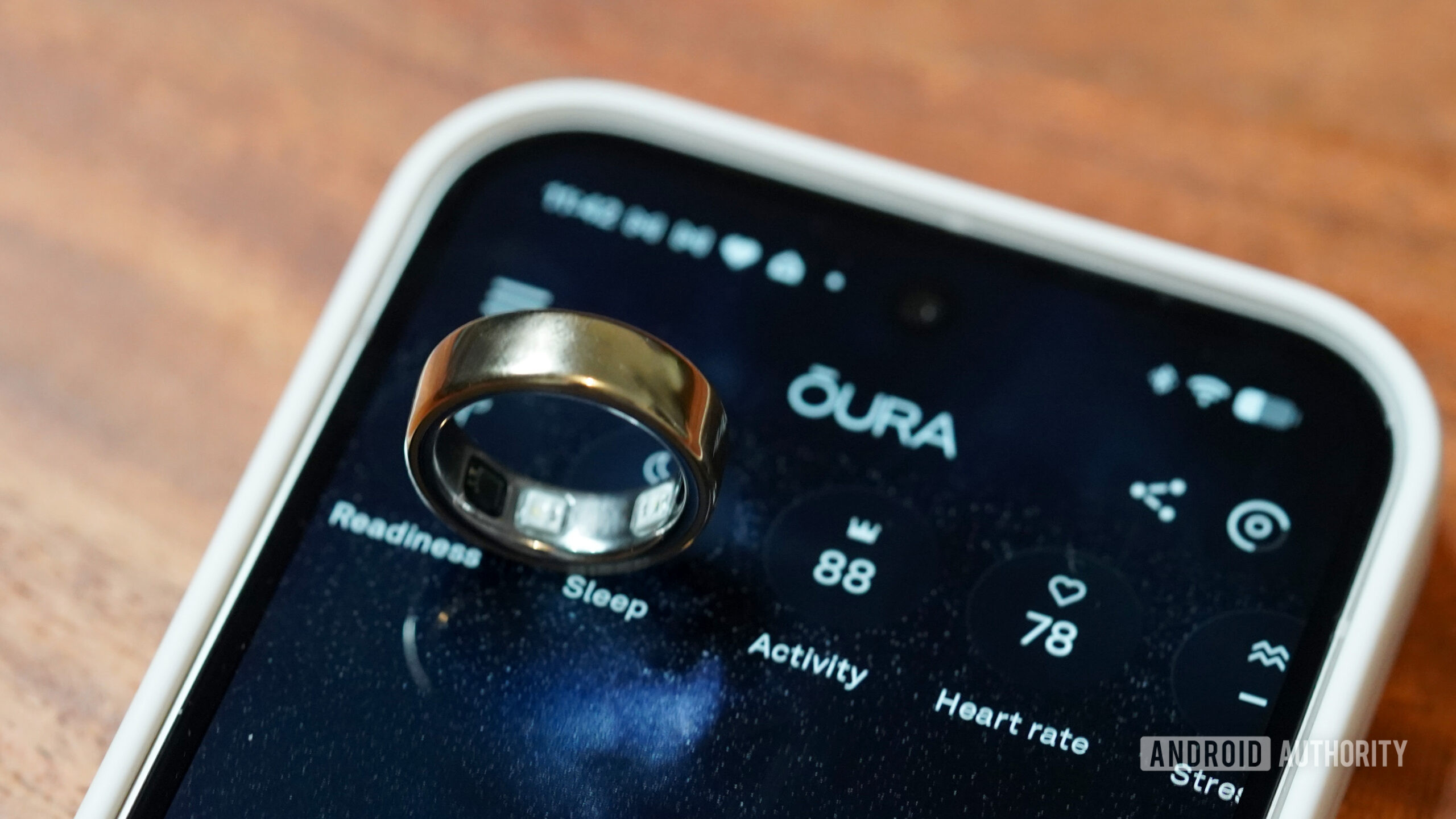 Smart Ring Durability Crisis: What Oura Ring 5’s Unrepairable Design Means for Your Money