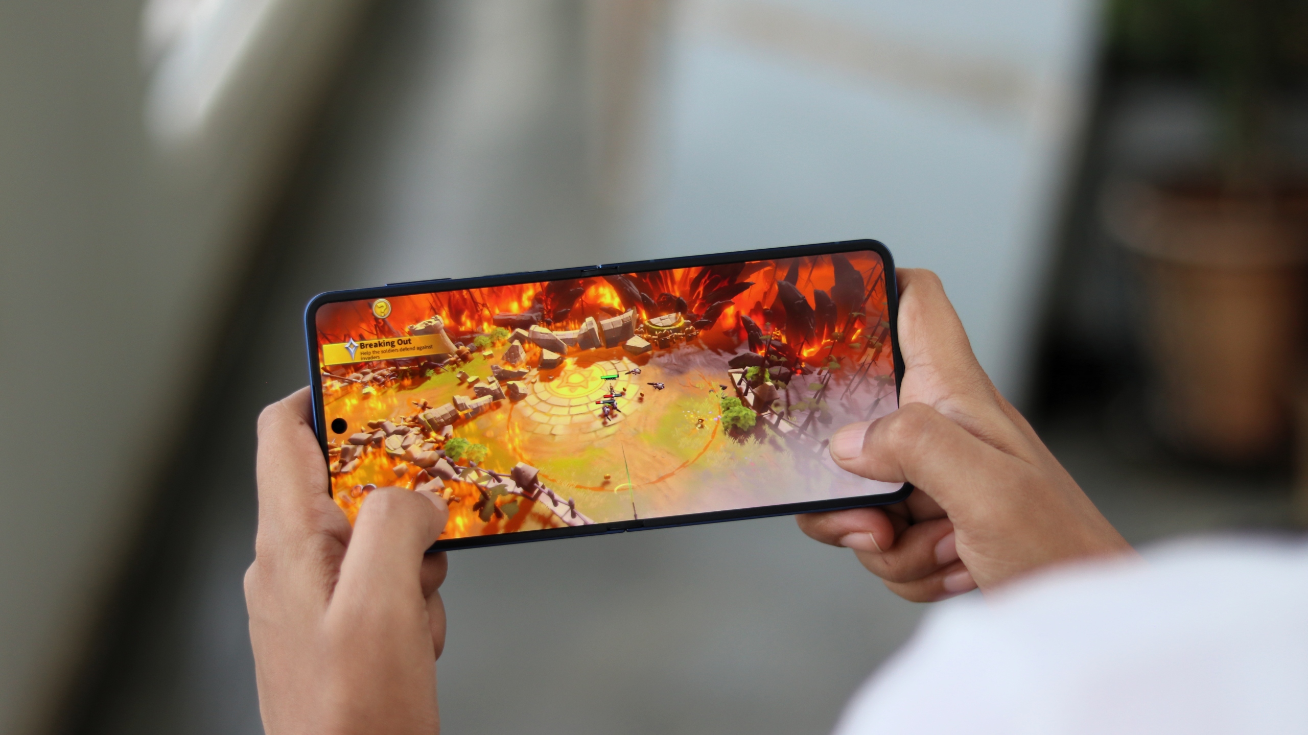 Galaxy Z Flip 8 Chipset Confirmed as Snapdragon and Exynos Split Emerges