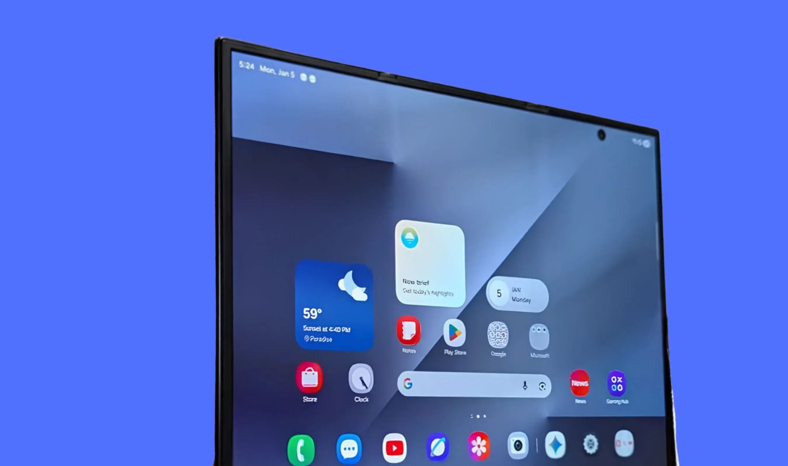 Galaxy Z Fold 8 Ultra’s Sharper Screen Redefines Foldable Displays