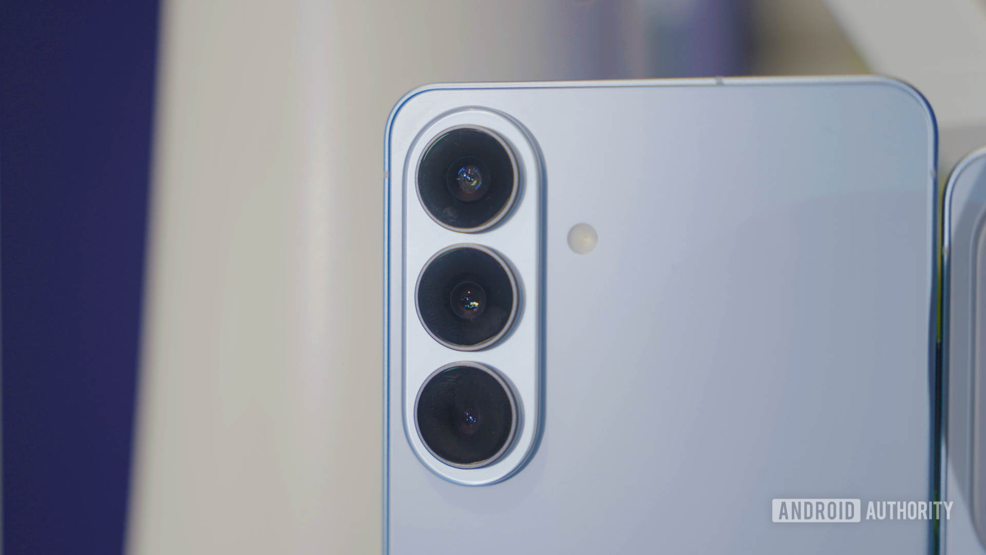 Samsung’s New Galaxy S27 Pro Redraws the Flagship Line