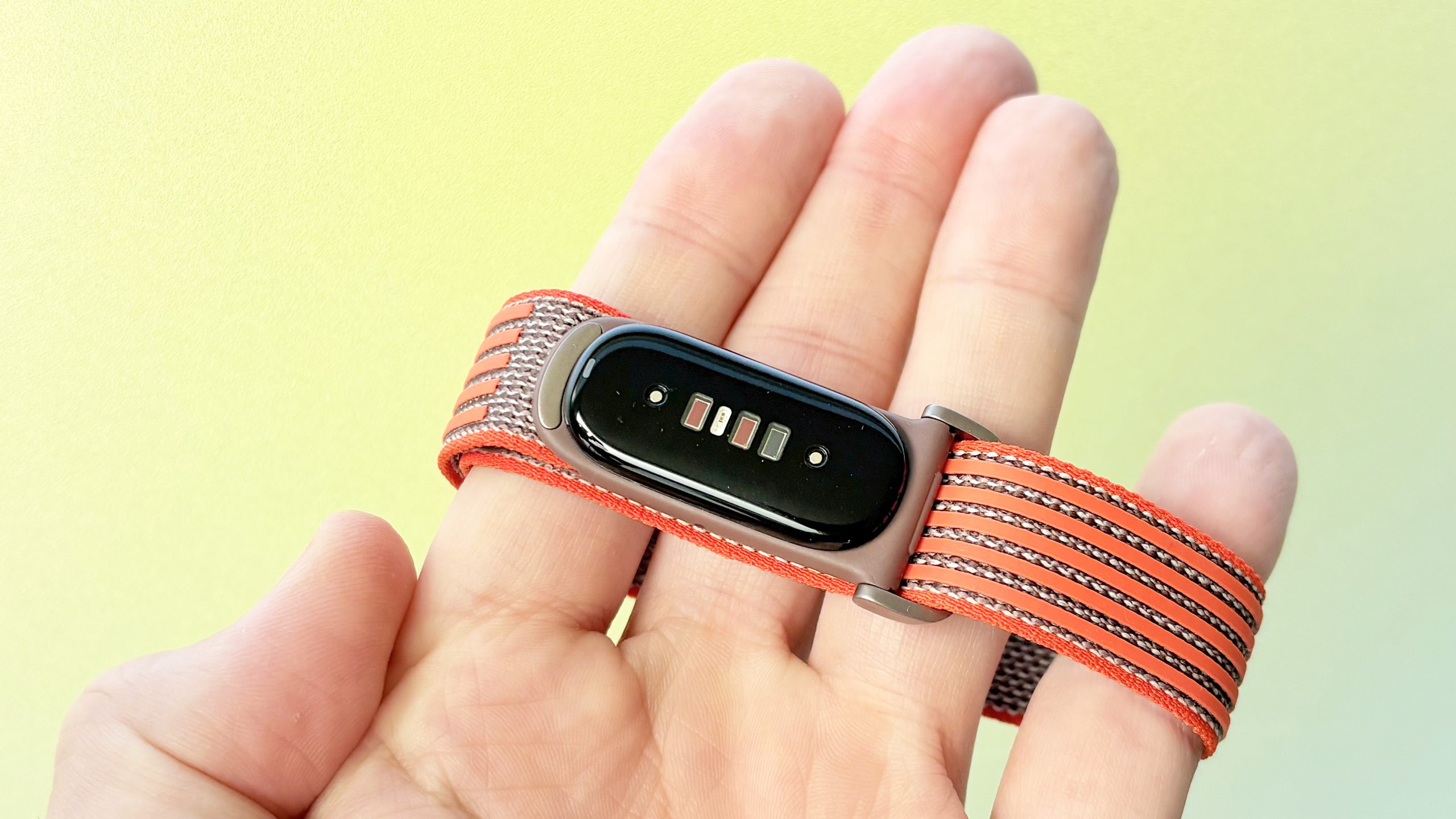 Screenless Fitness Trackers vs Smartwatches: Why Battery Life Wins