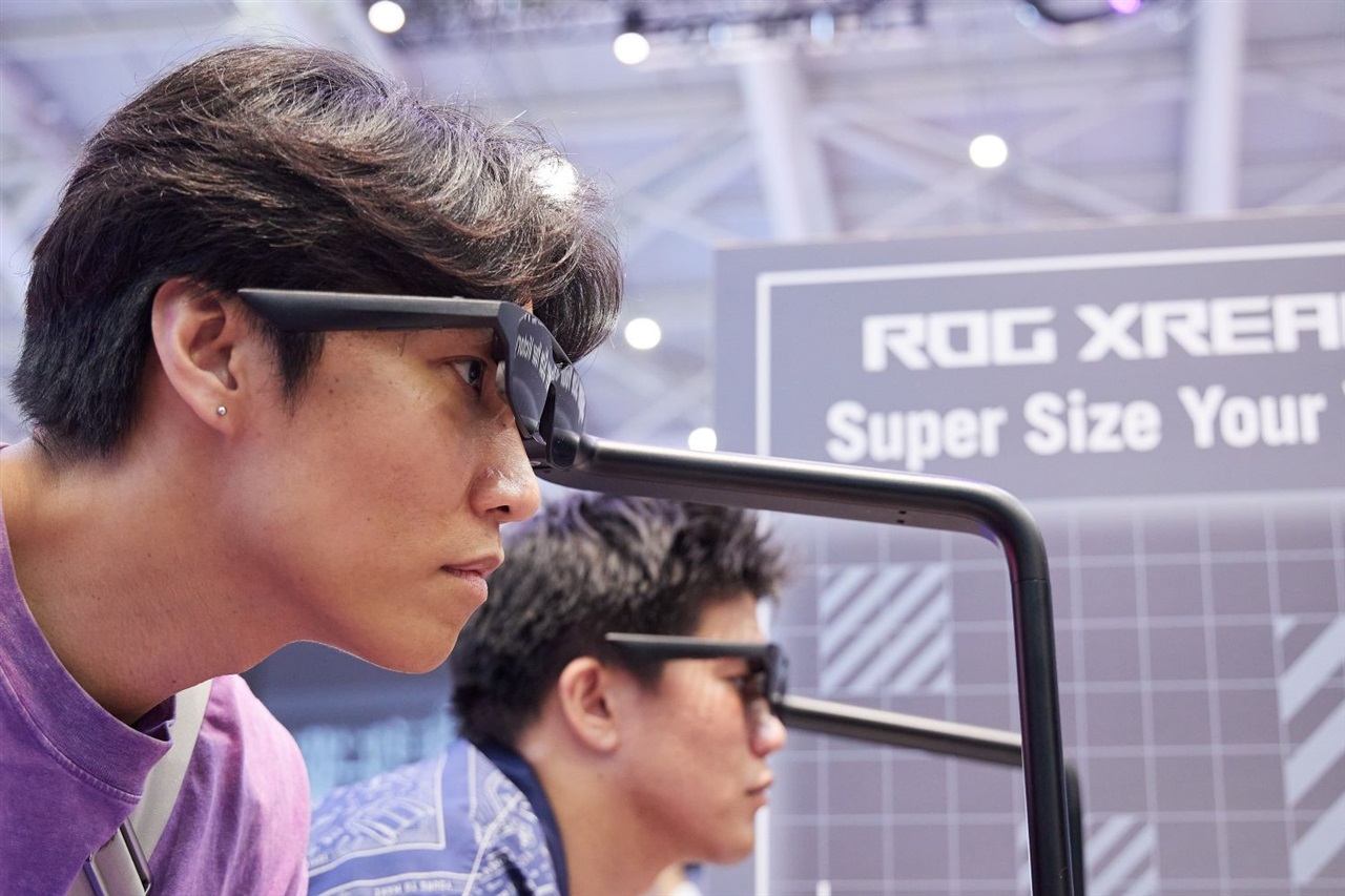 Smart Glasses Market Explodes as Big Tech Chases Everyday Eyewear