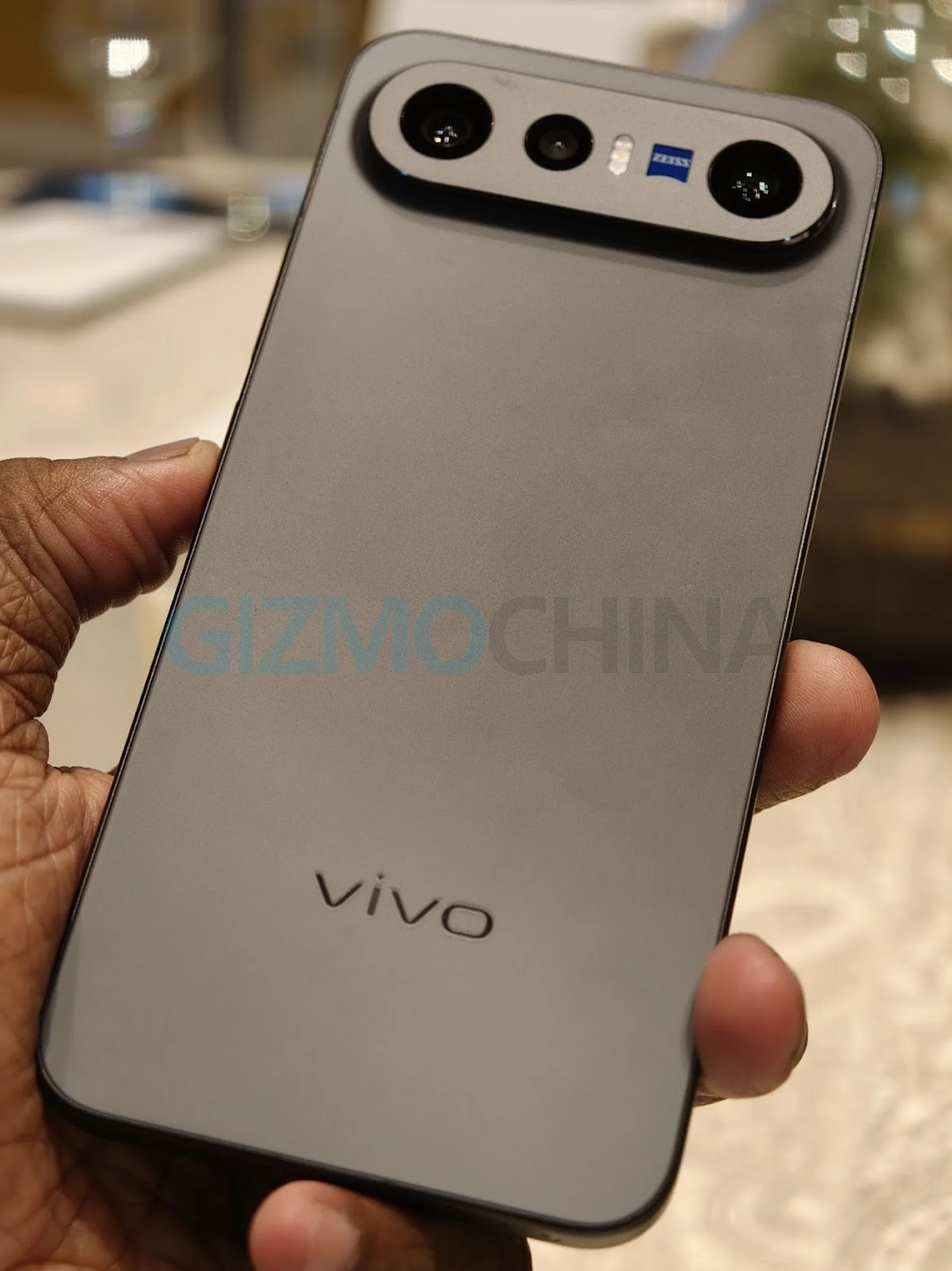 Vivo X300 Ultra vs X300 FE vs X300: Which One Is Worth Your Money?