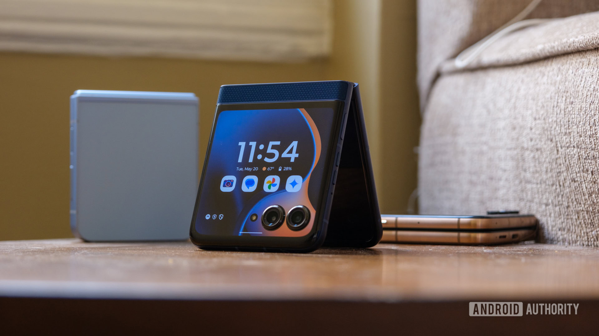 Should You Buy a New Phone or Last Year’s Model?