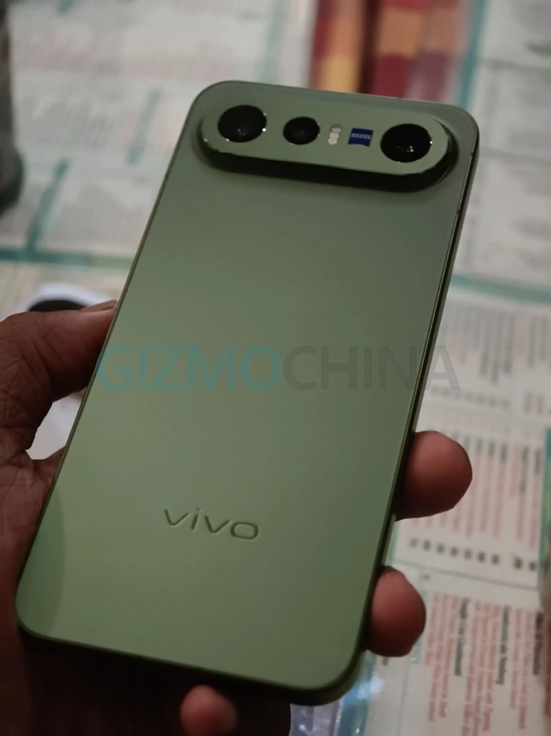 Vivo X300 Ultra vs X300 FE vs X300: Which One Is Worth Your Money?