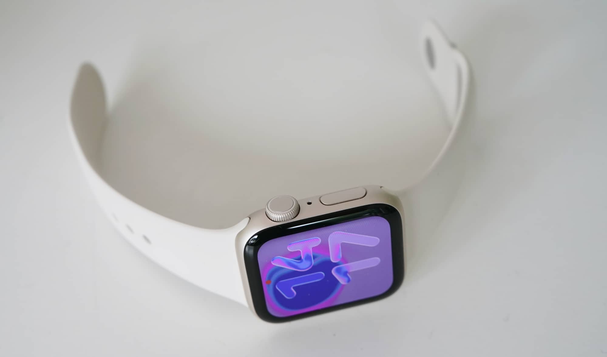 Screenless Wearables Are Winning: Why Fitbit Air Signals the Next Wave