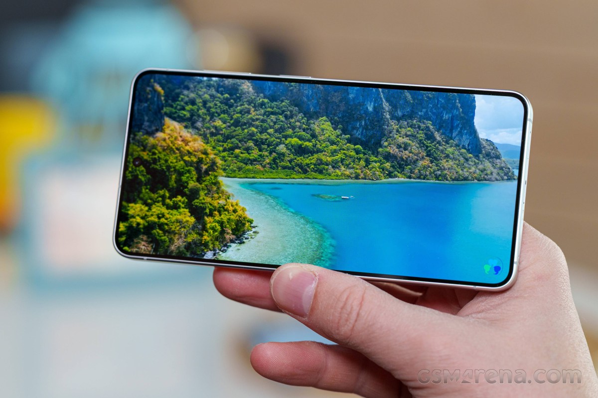 Samsung’s Galaxy S27 Screen Decision Will Cost You