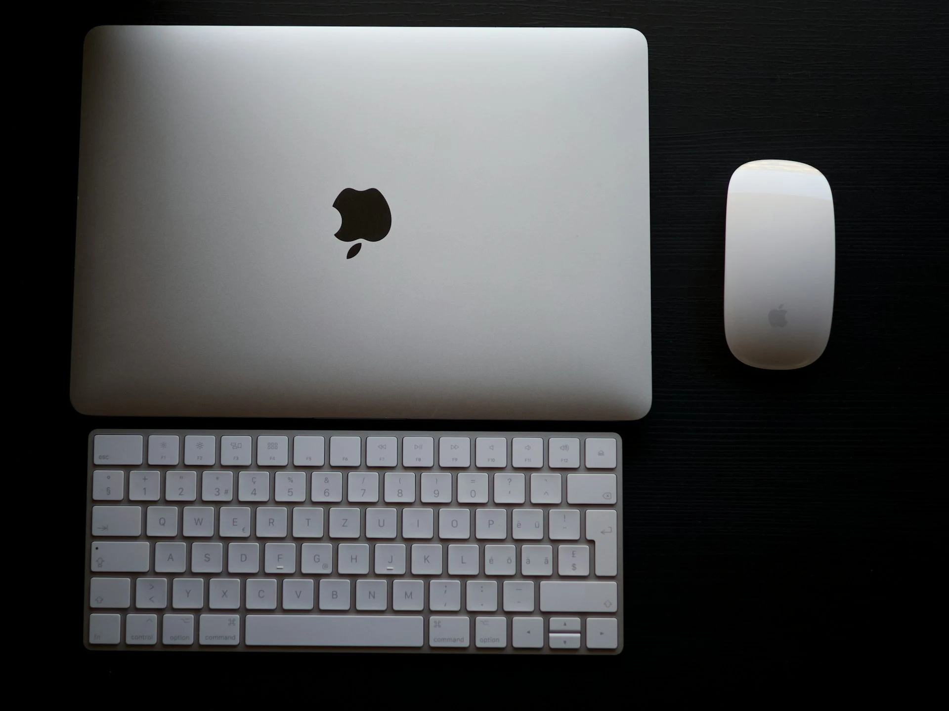 Apple’s Touchscreen MacBook Pro: Power, OLED, and a $4,000 Question