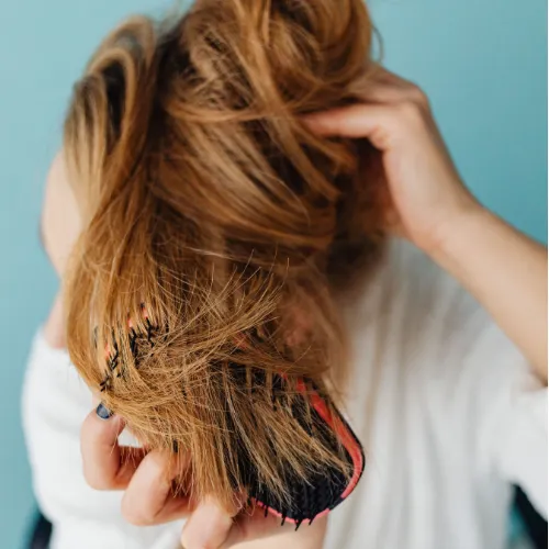 The Complete Guide to Protecting Hair From Chlorine, Sun, and Summer Humidity Damage