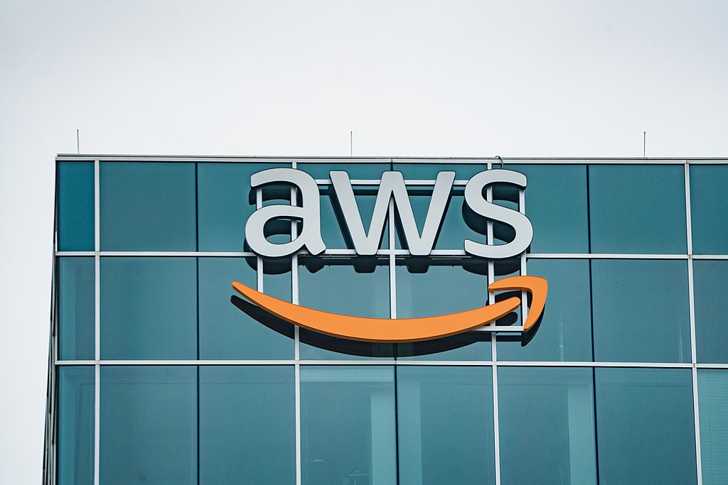Why Tech Giants Are Embedding AI Engineers Inside Customer Teams