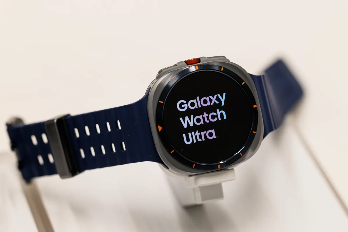 Galaxy Watch Ultra 2 and the Race to 5,000 Nits on Your Wrist