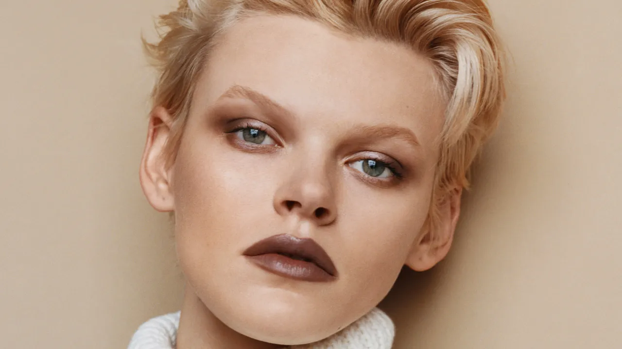 How to Choose Eyeshadow That Complements Your Skin Tone and Eye Shape