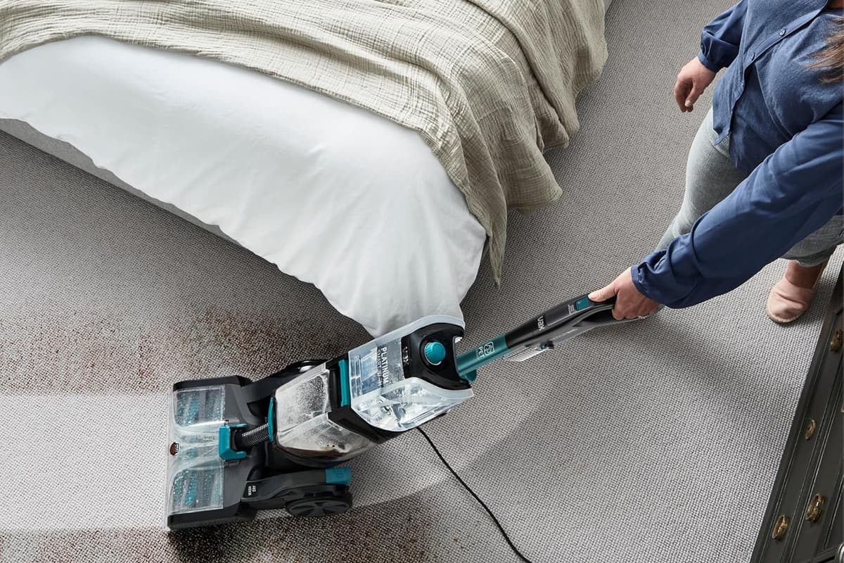 Robot Vacuums and Carpet Cleaners Hit Summer Clearance