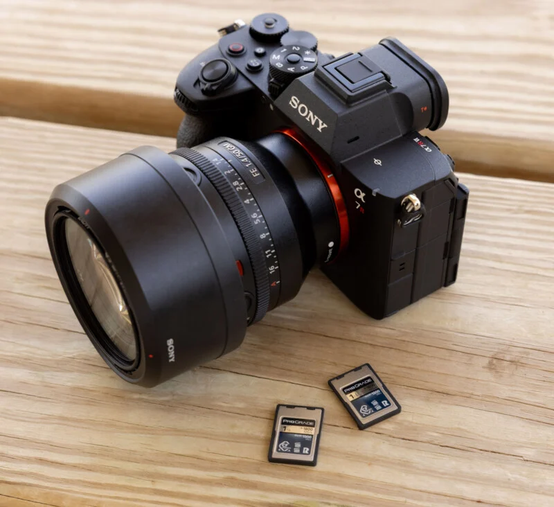 CFexpress Cards Hit 1TB: Delkin vs ProGrade for Pro Video