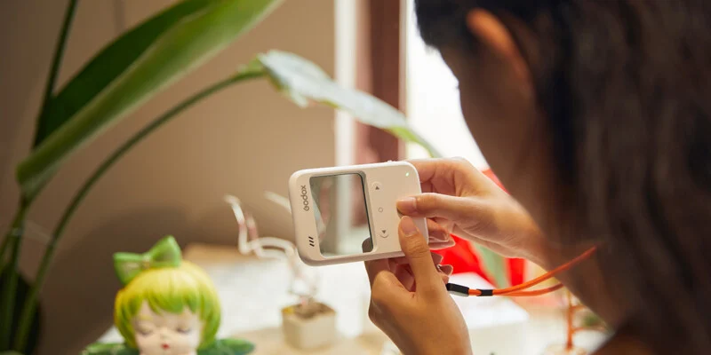 How Transparent Displays and DIY Viewfinders Are Changing the Way We Shoot